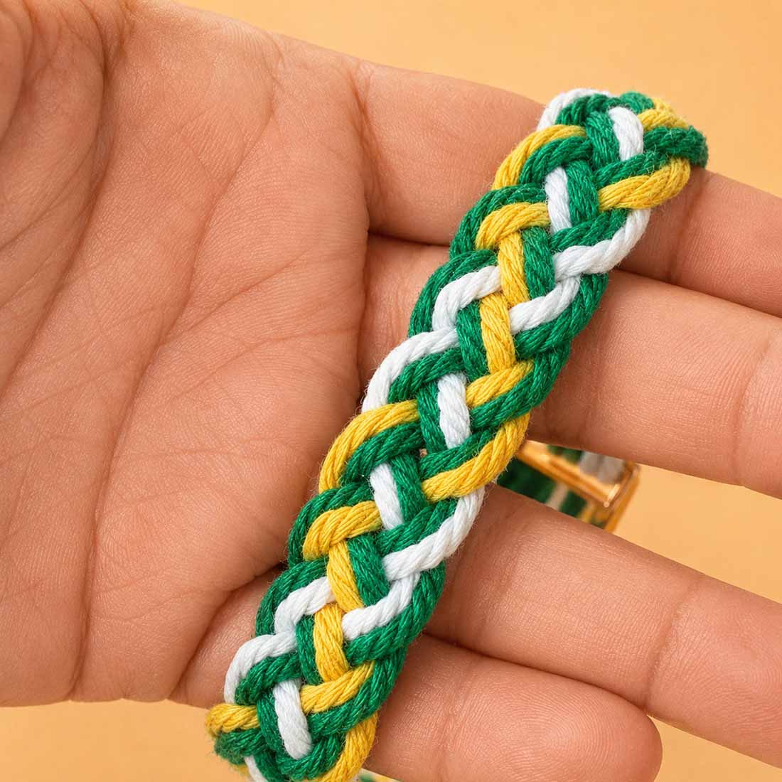 Coleira Nomii Canarinho – Macramê (com TAG Grátis)